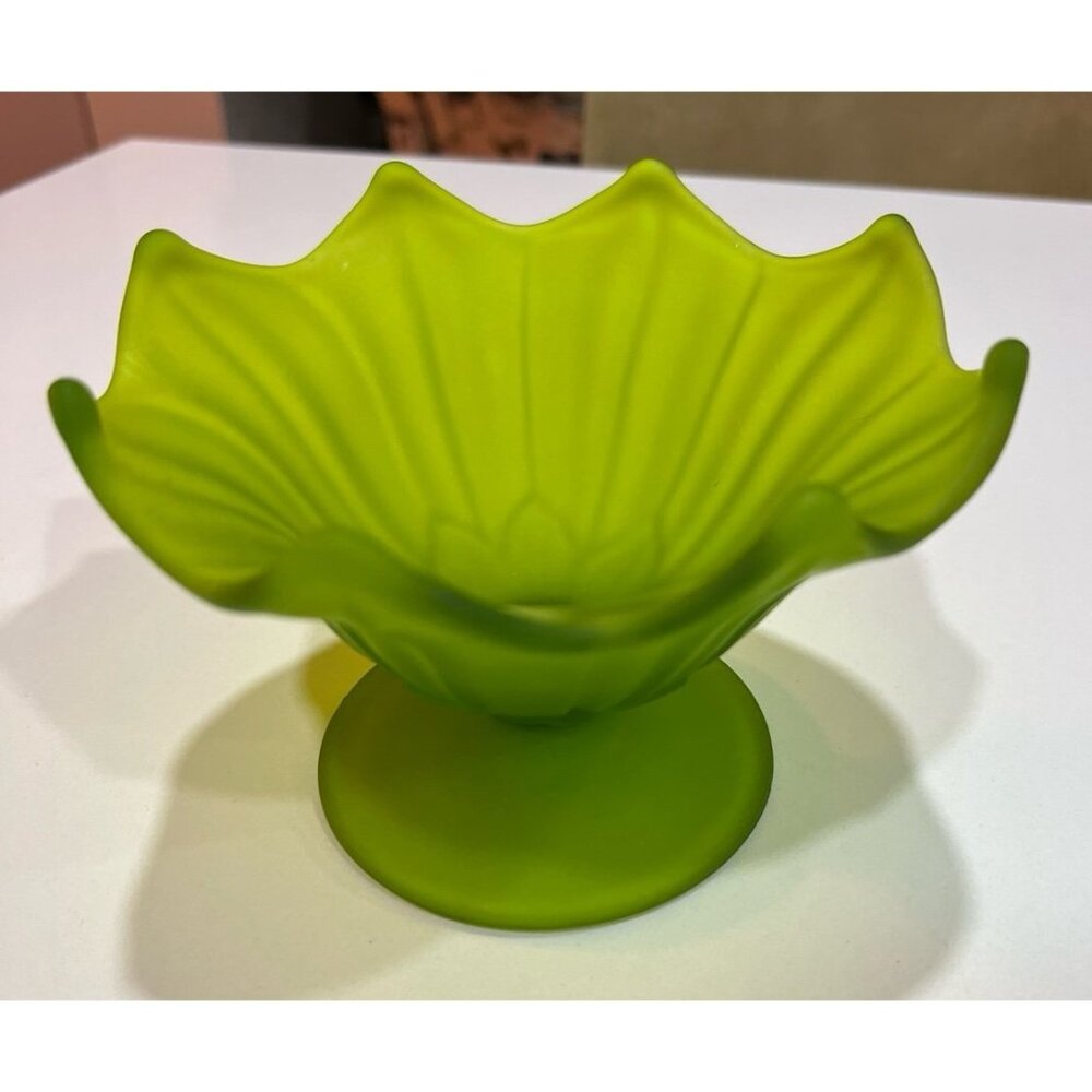 Westmoreland lotus-patterned typically found in a "green mist" or satin green